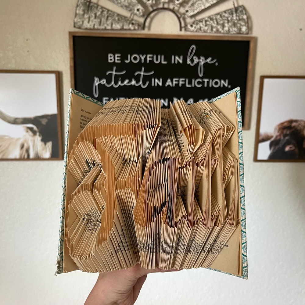 Book folding decor - Picture 2 of 4